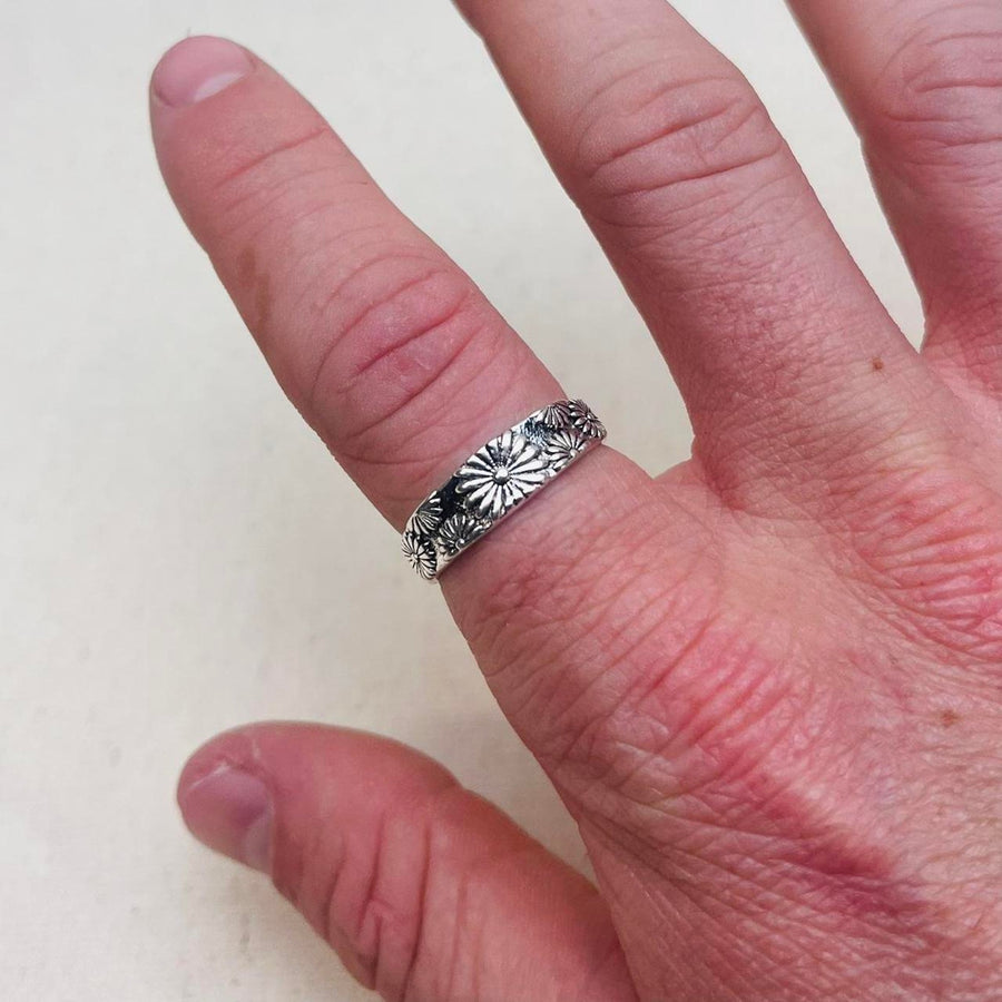 Silver Daisy Band Ring