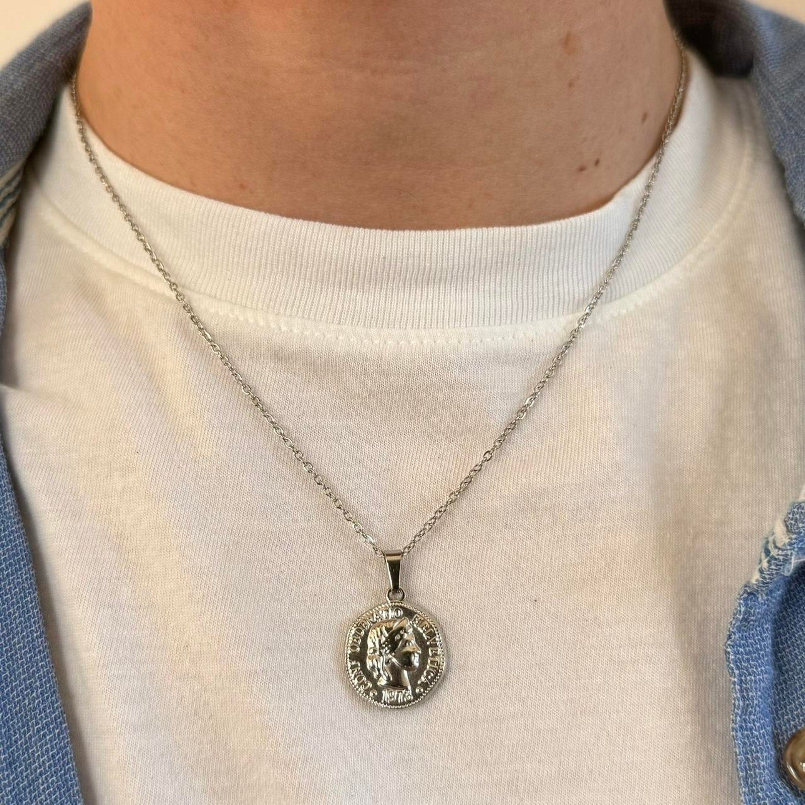 Medallion Pendant Necklace