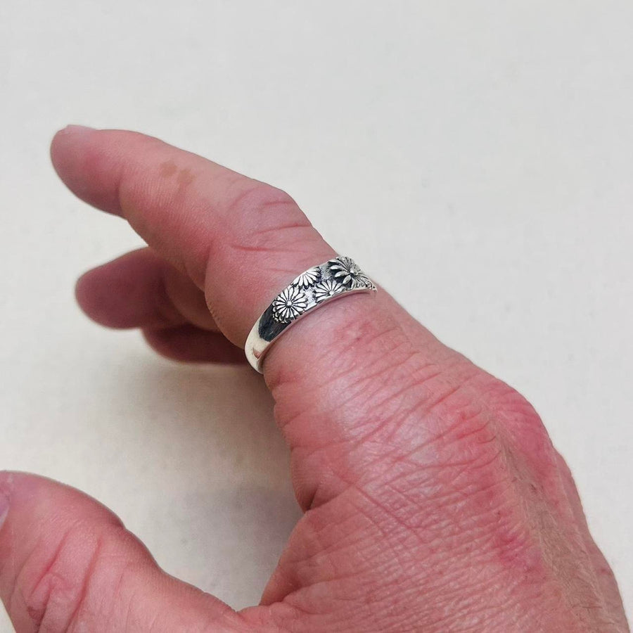 Silver Daisy Band Ring
