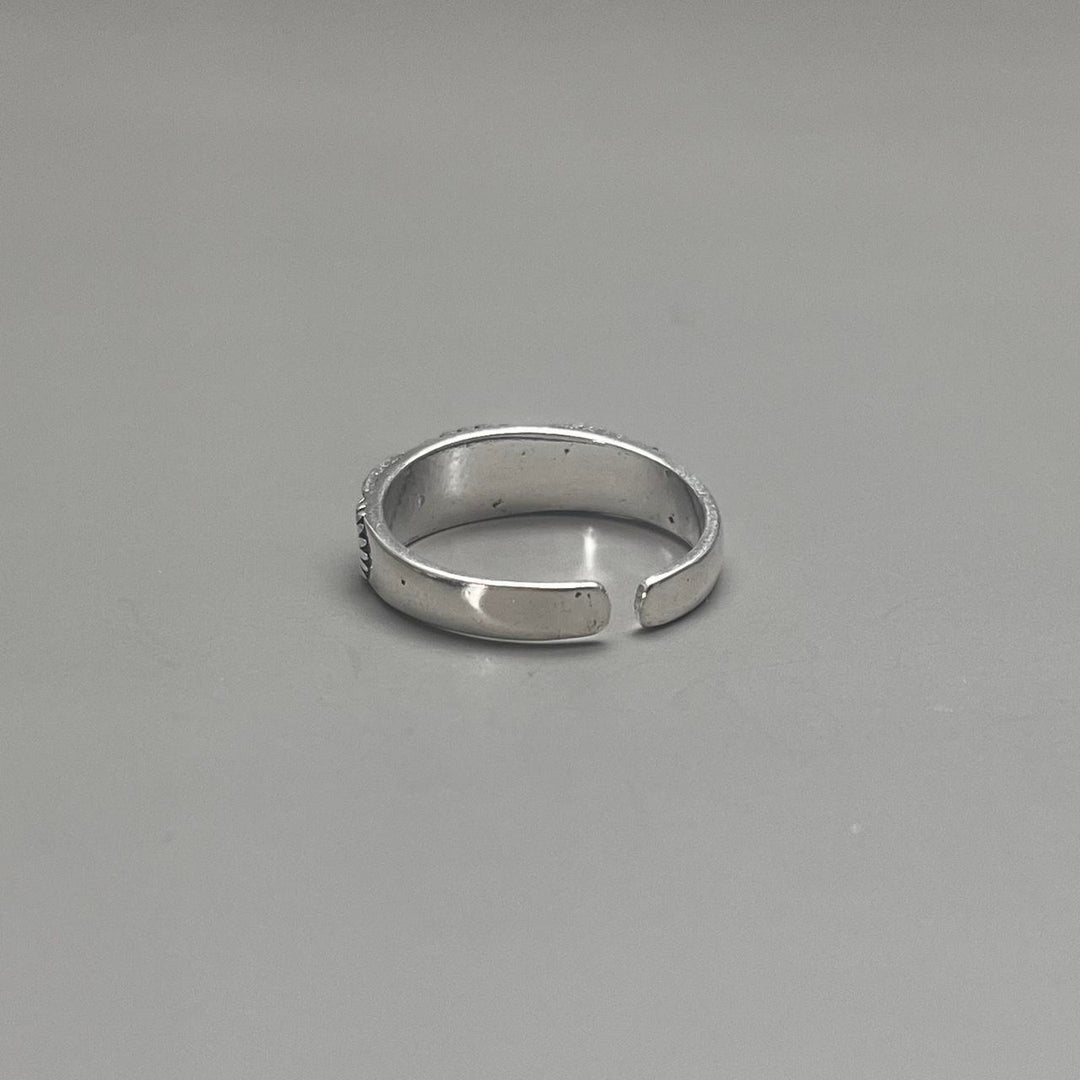 Silver Daisy Band Ring - Rynor