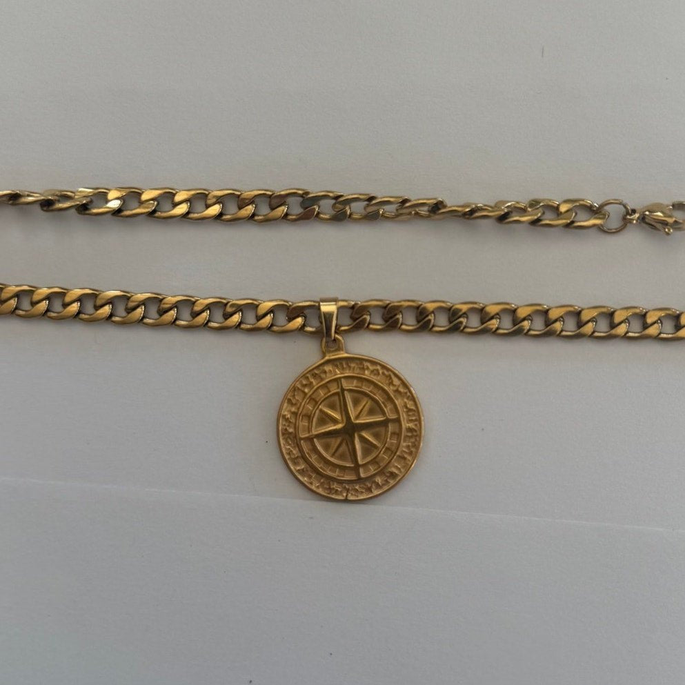 Gold Medallion Pendant Necklace - Rynor